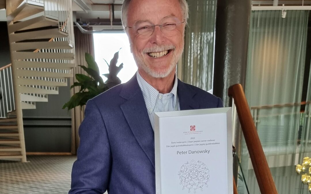 Peter Danowsky tilldelas Svenska Samernas Riksförbunds hederspris